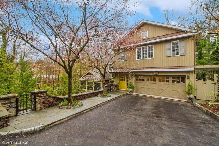 Enchanting Craftsman (NOT IN FLOOD ZONE) privately perched - Beach Home for sale in Mamaroneck, New York on Beachhouse.com