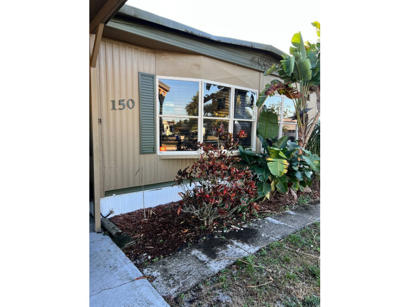 LOCATION, LOCATION, LOCATION. Minutes from Shopping, restaurants - Beach Home for sale in Vero Beach, Florida on Beachhouse.com