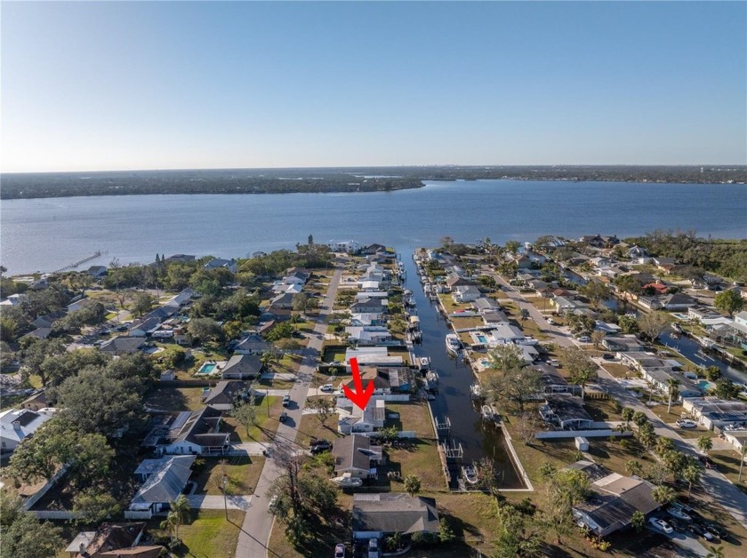 Bring your boat. An empty 7000lb boat lift is ready to be used! - Beach Home for sale in Ellenton, Florida on Beachhouse.com