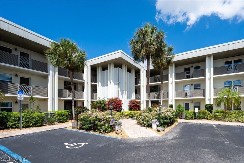 A 55+ golf and social activity paradise in the heart of the Ft - Beach Condo for sale in Fort Myers, Florida on Beachhouse.com