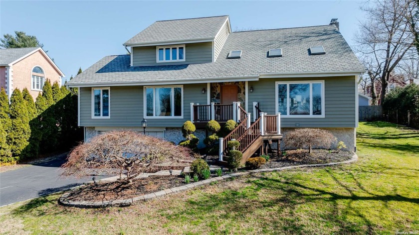 Spacious 4 bedroom, 2.5 bath home with winter water views, close - Beach Home for sale in Huntington, New York on Beachhouse.com
