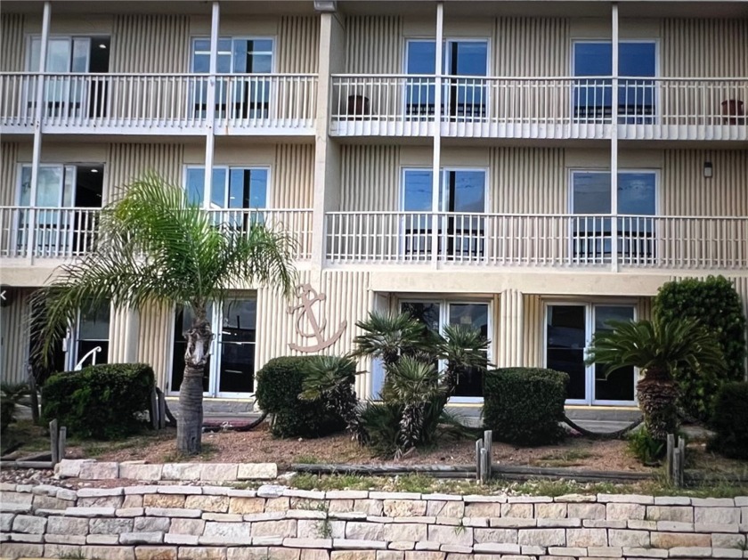 Fully furnished Condo beautifully decorated island style. Close - Beach Condo for sale in Corpus Christi, Texas on Beachhouse.com