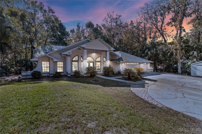 Stunning Waterfront Home on the Withlacoochee River that has - Beach Home for sale in Inglis, Florida on Beachhouse.com