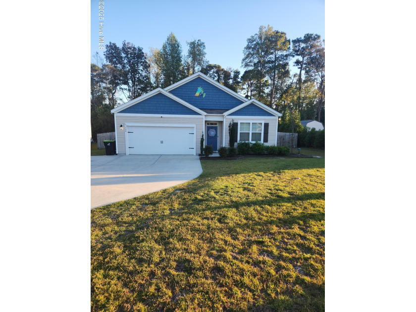 This Coastal living home boasts a great open ranch floorplan - Beach Home for sale in Holly Ridge, North Carolina on Beachhouse.com
