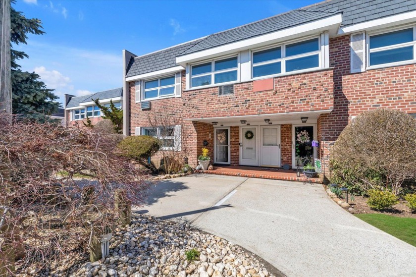 This stunning upper unit  features a spacious one bedroom with 2 - Beach Condo for sale in Lido Beach, New York on Beachhouse.com