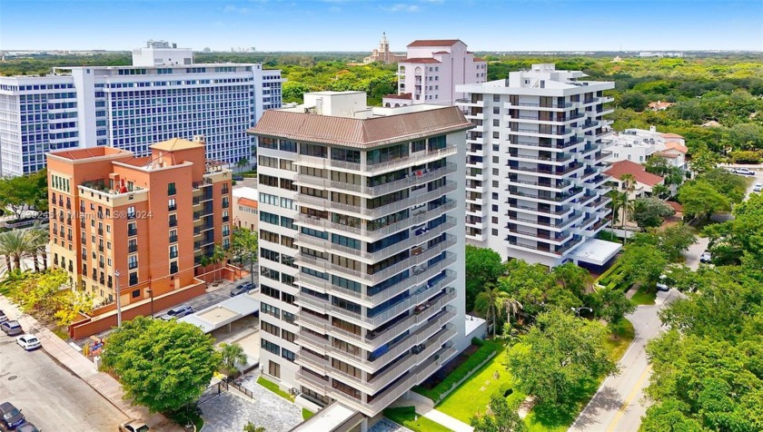 Spacious 3,200 square foot, 3 bedroom, 3 bath apartment! The - Beach Condo for sale in Coral Gables, Florida on Beachhouse.com