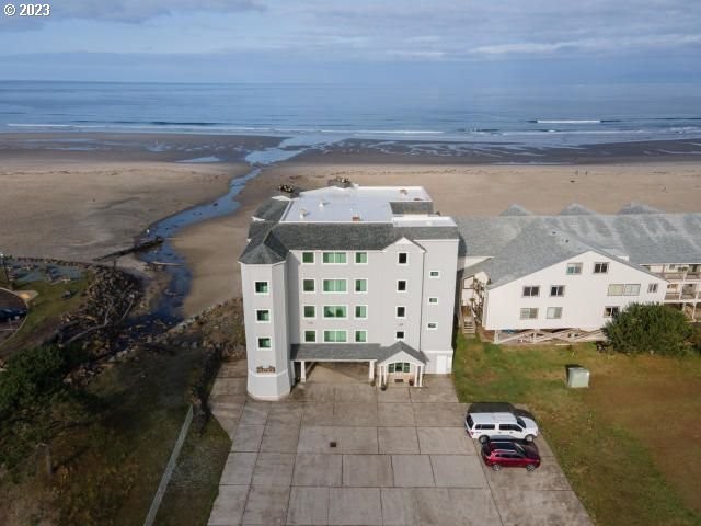 Enjoy the sweeping oceanfront view from this elegant oceanfront - Beach Home for sale in Rockaway Beach, Oregon on Beachhouse.com