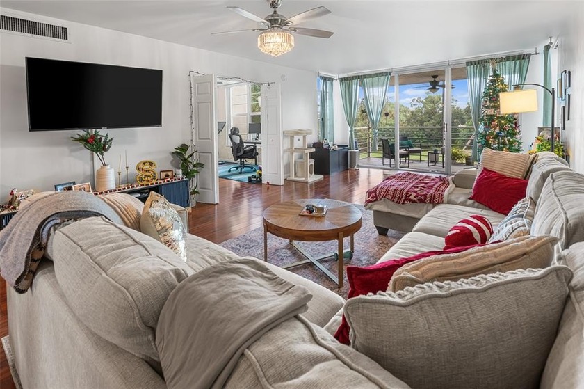 Beautifully remodeled 3-bedroom, 2.5-bath F-model condo with 1 - Beach Condo for sale in Pompano Beach, Florida on Beachhouse.com