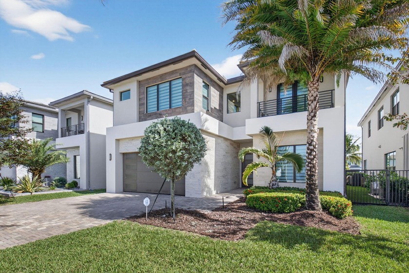 Come Home to this stunning 5 bedroom, 5 full bathrooms - Beach Home for sale in Boca Raton, Florida on Beachhouse.com