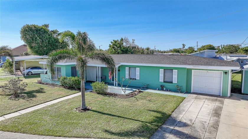 Beautiful 3 bedroom with a possible 4th bedroom POOL HOME on - Beach Home for sale in Port Charlotte, Florida on Beachhouse.com