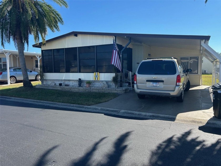 READY TO GO!  This spacious Florida home is ready for a new - Beach Home for sale in Largo, Florida on Beachhouse.com