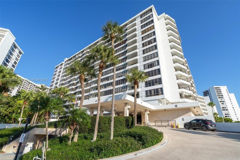 INVESTORS WELCOME !! Exclusive Three Islands area in Hallandale - Beach Condo for sale in Hallandale Beach, Florida on Beachhouse.com