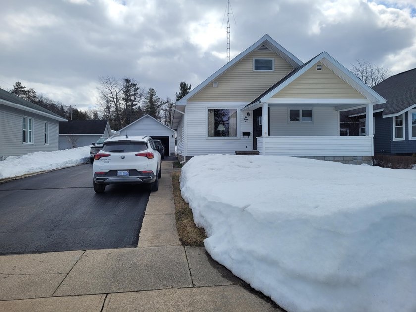 Well maintained 4 bedroom home , detached garage, large fenced - Beach Home for sale in Rogers City, Michigan on Beachhouse.com