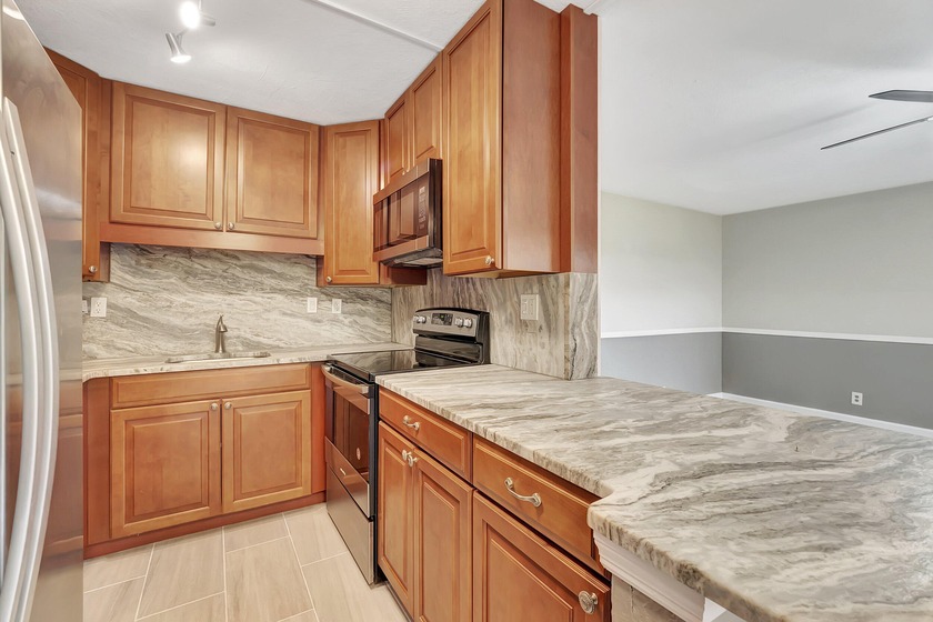 WELCOME TO THIS GORGEOUS GROUND-FLOOR UNIT COMPLETELY RENOVATED! - Beach Condo for sale in Delray Beach, Florida on Beachhouse.com