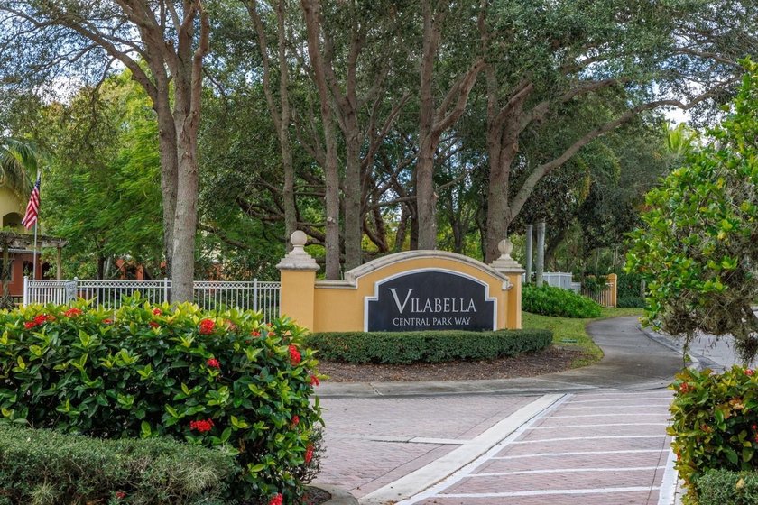 Beautiful unit with many upgrades! Great view of lake! Attached - Beach Condo for sale in Stuart, Florida on Beachhouse.com