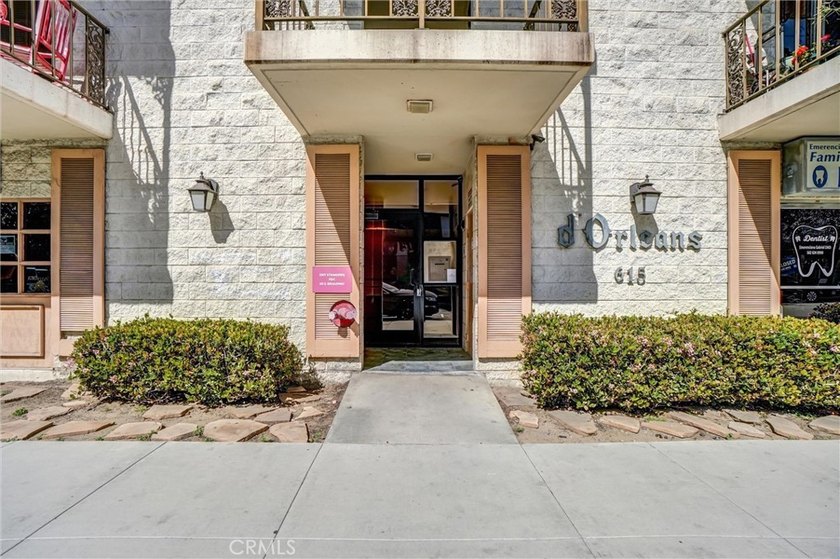 Welcome to the d'Orleans Building, ideally located in the heart - Beach Condo for sale in Long Beach, California on Beachhouse.com