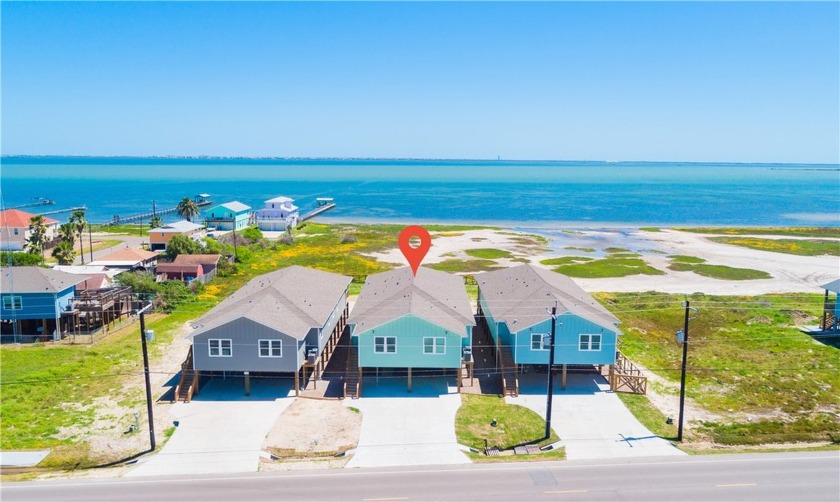 A DOUBLE HOUSE! Yes, that's right. This home has 2 kitchens, 2 - Beach Home for sale in Corpus Christi, Texas on Beachhouse.com