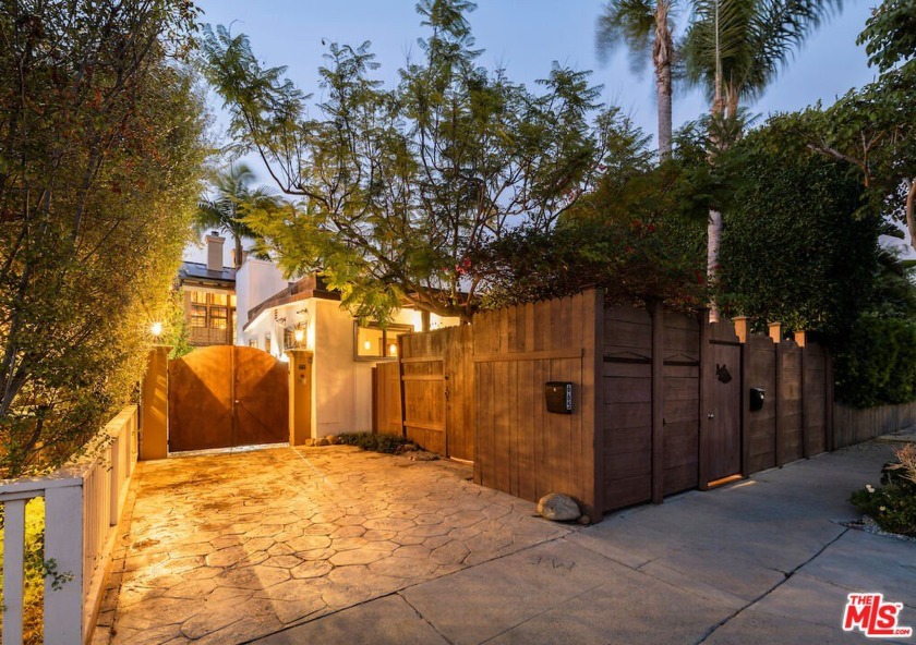 Situated in the heart of Venice's highly sought-after - Beach Home for sale in Venice, California on Beachhouse.com