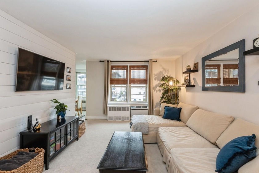 Welcome to your coastal oasis in the desirable Westholme area of - Beach Home for sale in Long Beach, New York on Beachhouse.com