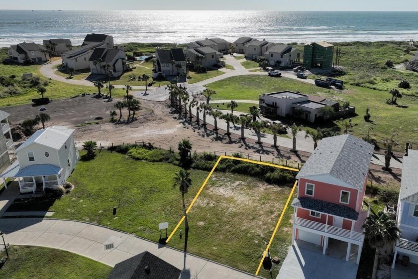 BUILD FOR AN AWESOME GULF VIEW! This back lot in Beautiful gated - Beach Lot for sale in Port Aransas, Texas on Beachhouse.com