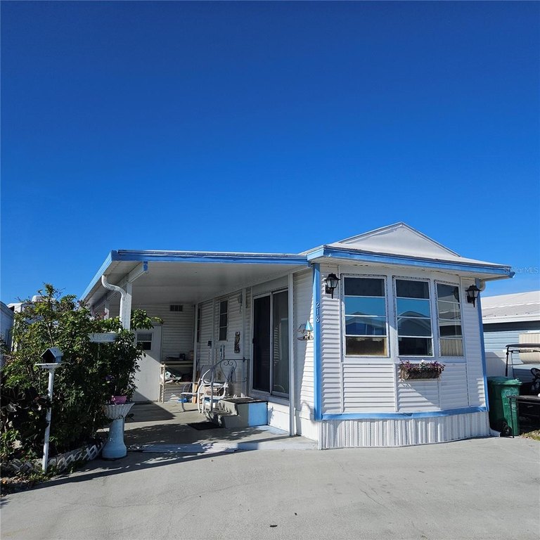 Why spend the winter freezing and shoveling snow when you can - Beach Home for sale in Englewood, Florida on Beachhouse.com