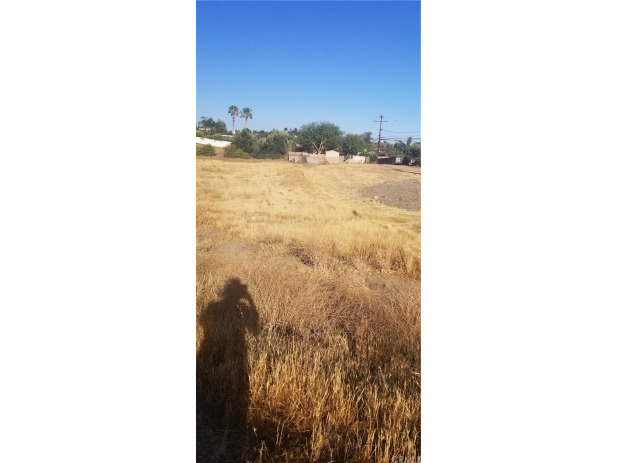 LOCATION, LOCATION LOCATION!!! SLIGHT SLOPE BUT MOSTLY FLAT - Beach Lot for sale in Lake Elsinore, California on Beachhouse.com