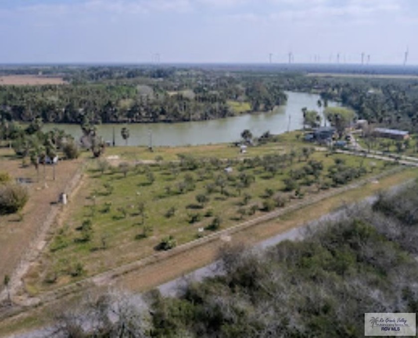 This beautiful resaca waterfront property features  an amazingly - Beach Acreage for sale in Bayview, Texas on Beachhouse.com