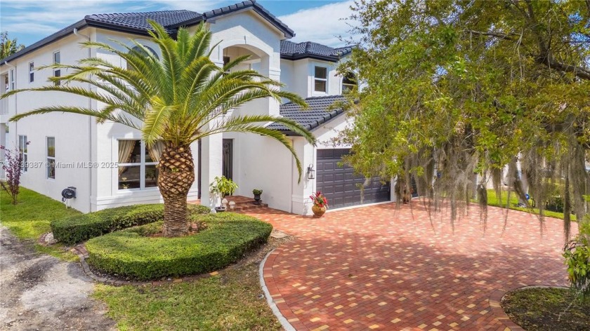 Welcome to this breathtaking 5-bd, 4-bathroom, 2-story, pool and - Beach Home for sale in Miramar, Florida on Beachhouse.com