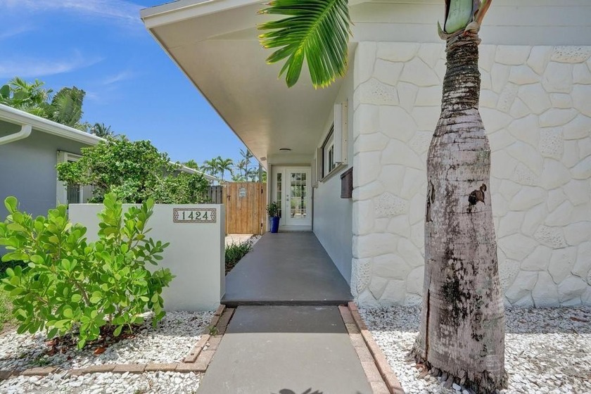 Charming fully renovated Hollywood home, ideal for snowbirds - Beach Home for sale in Hollywood, Florida on Beachhouse.com