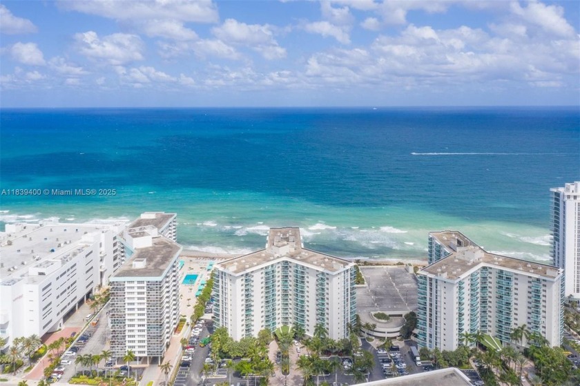 Fully furnished Ocean View 1 Bedroom 1 1/2 Bath.  Investors - Beach Condo for sale in Hollywood, Florida on Beachhouse.com