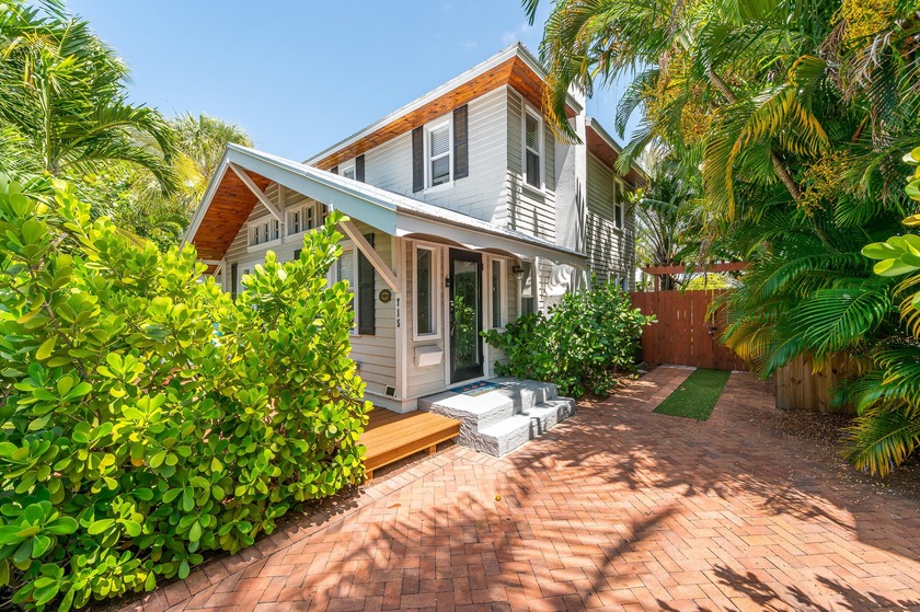 Exceptional Key West style home with 5 bedrooms, 4.5 bath home - Beach Home for sale in West Palm Beach, Florida on Beachhouse.com