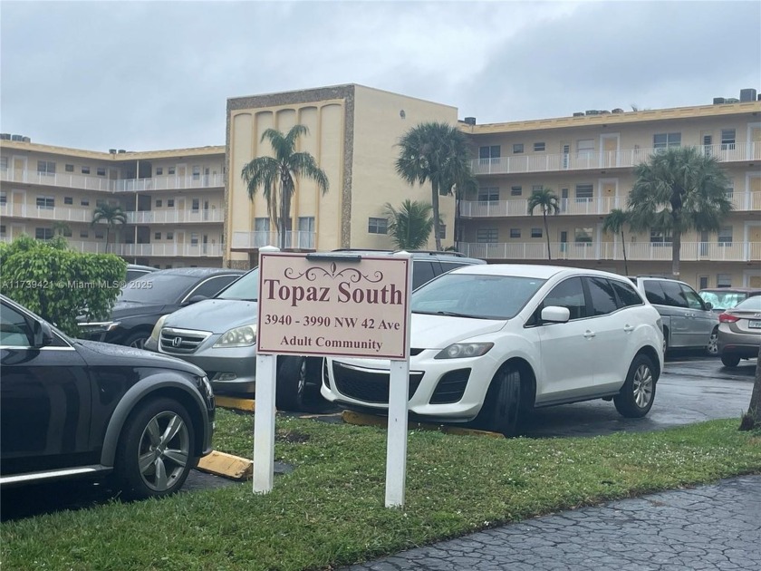 Welcome to Topaz South, a vibrant 55+ community offering a - Beach Condo for sale in Lauderdale Lakes, Florida on Beachhouse.com
