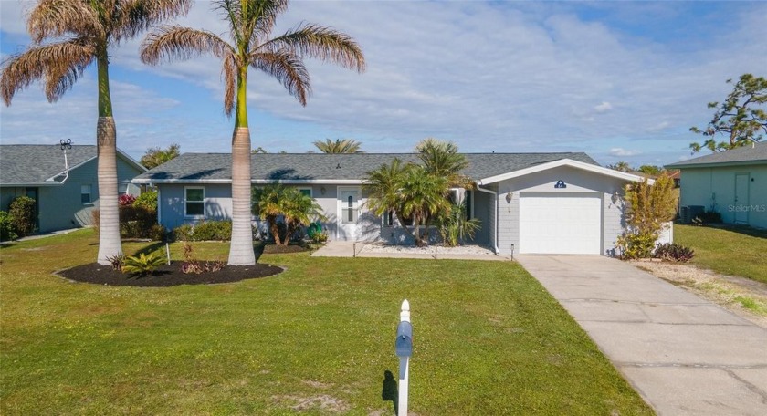 Welcome to Rotonda West with 5 Golf Courses to choose from! - Beach Home for sale in Rotonda West, Florida on Beachhouse.com