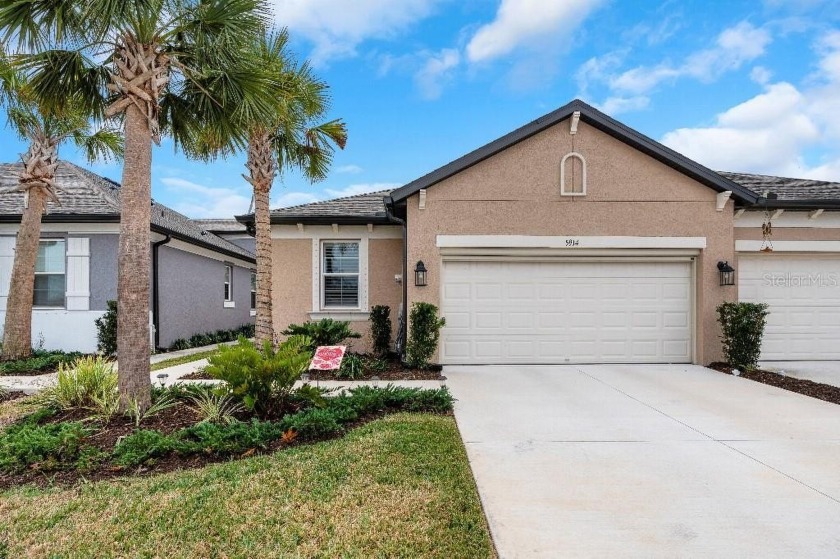 Under contract-accepting backup offers. Spacious open floor plan - Beach Townhome/Townhouse for sale in Bradenton, Florida on Beachhouse.com