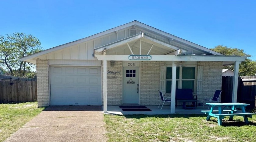 What an adorable Rockport Coastal Cottage being offered fully - Beach Home for sale in Rockport, Texas on Beachhouse.com