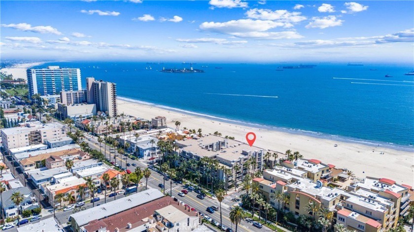 STUNNING END UNIT! ONE OF THE VERY FEW UNITS THAT HAS APPROVED - Beach Condo for sale in Long Beach, California on Beachhouse.com