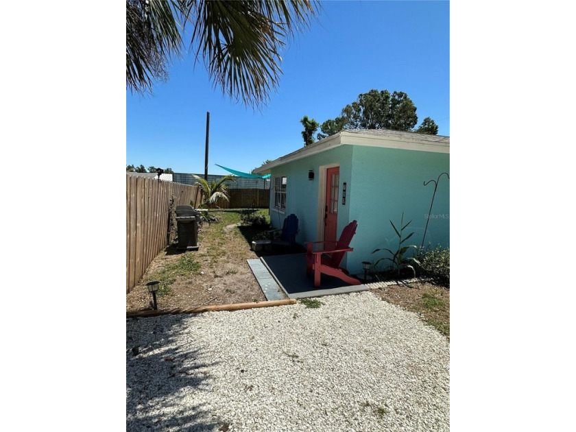 Charming 2-bedroom, 1-bathroom home located just a 5-minute - Beach Home for sale in Nokomis, Florida on Beachhouse.com