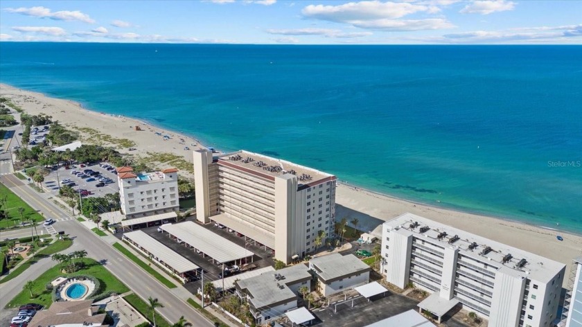DIRECT GULF FRONT. STEPS TO THE BEACH.2 BEDROOM/ 2 BATHROOM - Beach Condo for sale in Venice, Florida on Beachhouse.com