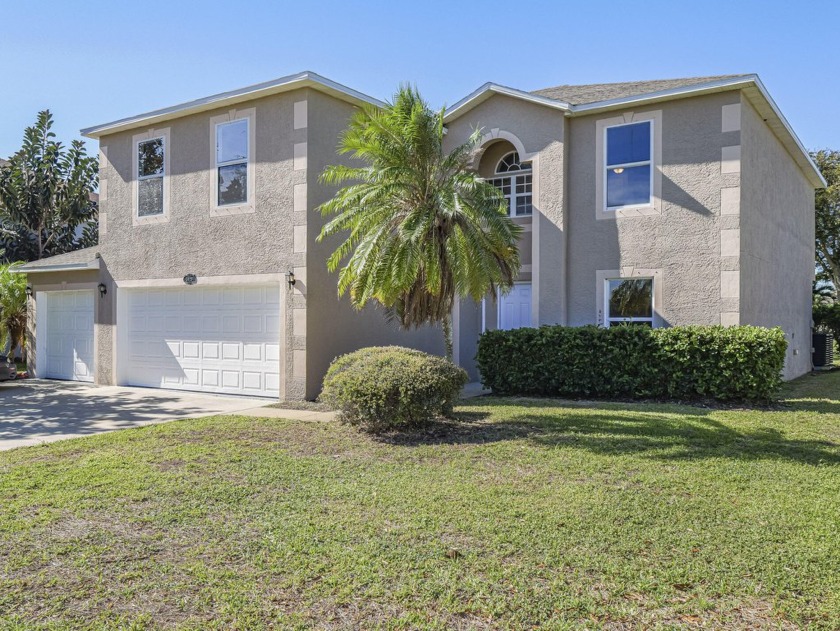 Gated Community ~ 5 Bedrooms, Plus Den, 2.5 Baths, Loft, 3 Car - Beach Home for sale in Vero Beach, Florida on Beachhouse.com