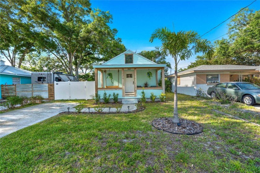 Welcome to your dream home in the heart of Dunedin! If you're - Beach Home for sale in Dunedin, Florida on Beachhouse.com