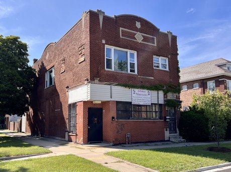 Unlock the potential of this prime mixed-use property located in - Beach Home for sale in Chicago, Illinois on Beachhouse.com