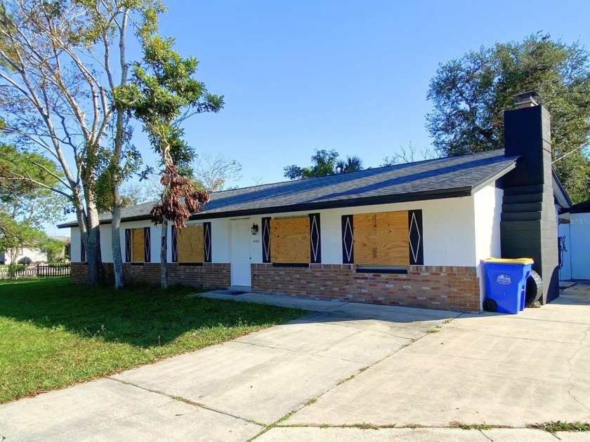 This single story ranch style home in Edgewater is an excellent - Beach Home for sale in Edgewater, Florida on Beachhouse.com