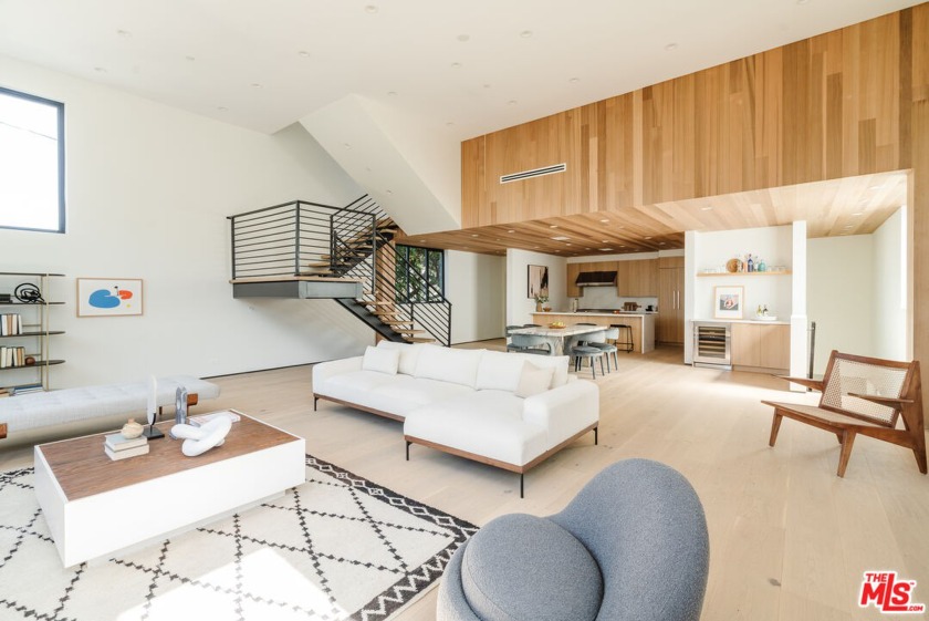 Discover the epitome of sophistication in this remarkable - Beach Condo for sale in Venice, California on Beachhouse.com