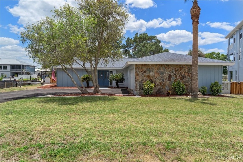 This Crystal River waterfront home with direct access to the - Beach Home for sale in Crystal River, Florida on Beachhouse.com