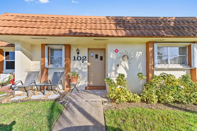 Welcome to this charming 2-bedroom, 2-bathroom villa located in - Beach Home for sale in West Palm Beach, Florida on Beachhouse.com