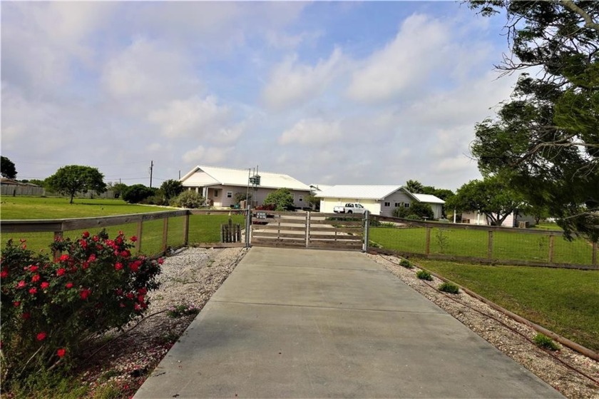 4.495 acre cross-fenced oasis. Hardy exterior structures boast - Beach Home for sale in Taft, Texas on Beachhouse.com