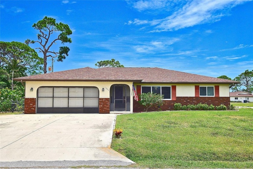 NEW PRICE ALERT! Welcome to your new home in sunny South Venice! - Beach Home for sale in Venice, Florida on Beachhouse.com