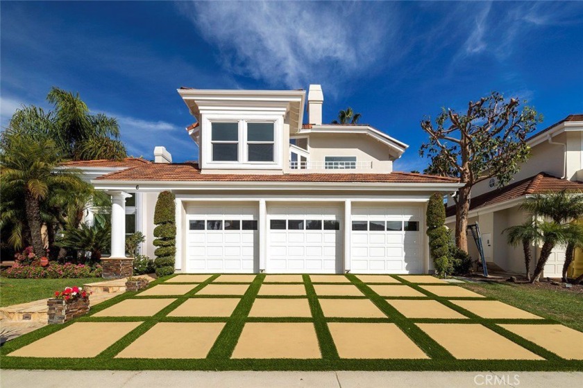 Discover timeless elegance in this recently updated residence - Beach Home for sale in Corona Del Mar, California on Beachhouse.com