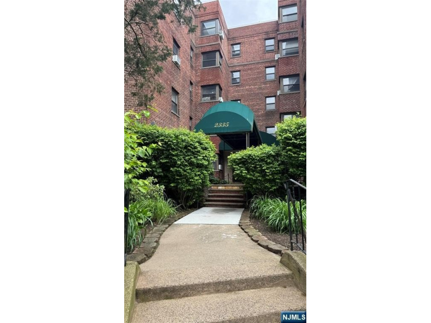 Welcome to Unit A7 at 2335 Hudson Terrace, a renovated 2-bedroom - Beach Other for sale in Fort Lee, New Jersey on Beachhouse.com