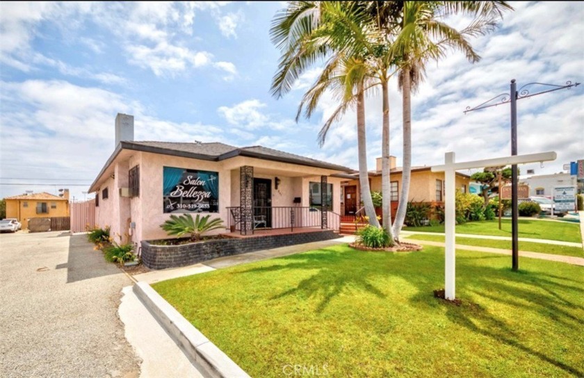 Stand alone commercial building with rear parking spaces and a - Beach Commercial for sale in San Pedro, California on Beachhouse.com